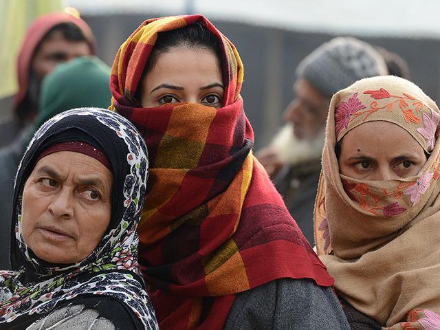 Kashmiri-voters-queue-at-a-polling-station-in-Handwara-about-70-kms-north-of-capital-Srinagar-AFP-photo Kashmiri-voters-queue-at-a-polling-station-in-Handwara-about-70-kms-north-of-capital-Srinagar-AFP-photo