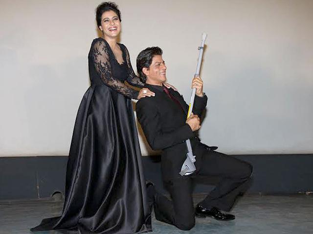 After celebrating the success of Dilwale Dulhaniya Le Jayenge, SRK and Kajol attended the grand screening of the film at Maratha Mandir where the film has been running since its release on October 19, 1995.