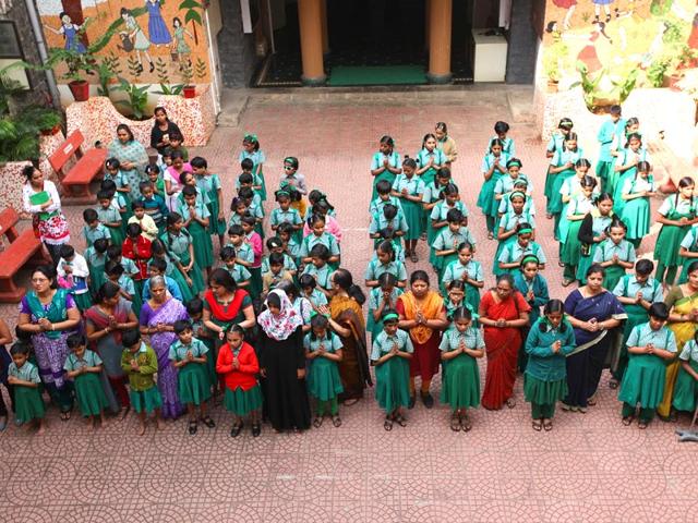 Mumbai Pays Tribute To Peshawar Victims Hindustan Times Join new delhi marathons or mumbai running events and start running in india now with our india running race calendar.