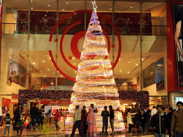 A Christmas tree has been erected at a mall in Indore ahead of Christmas. (Amit K Jaiswal/HT photo)