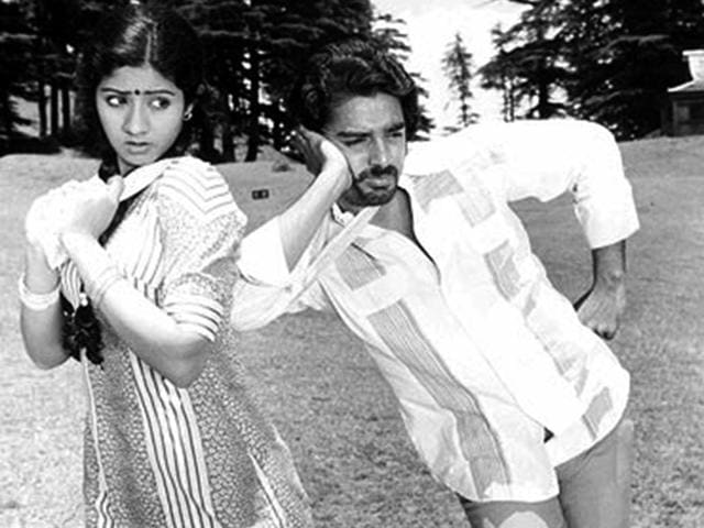 Varumayin Niram Sivappu: The Kamal Haasan-Sridevi-starrer 1980 movie talked about the disillusionment of a youth with a socialist Indian society. It was remade in Hindi by Balachander as Zara Si Zindagi with Anita Raj replacing Sridevi.