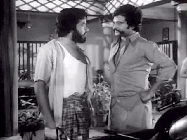 Thappu Thalangal: The 1978 Tamil movie featured Rajinikanth and Saritha in lead roles.