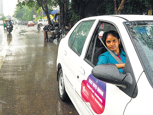 Chandni-23-gets-dirty-looks-from-male-cab-drivers-and-her-neighbours-think-she-s-into-something-fishy-HT-Photo-Saumya-Khandelwal Chandni-23-gets-dirty-looks-from-male-cab-drivers-and-her-neighbours-think-she-s-into-something-fishy-HT-Photo-Saumya-Khandelwal