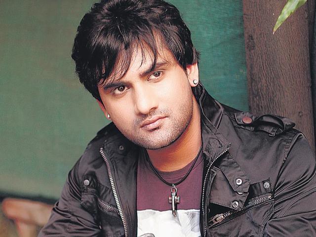 Harshit SaxenaReality TV: Voice Of India (2007), Jo Jeeta Wohi Superstar (2008), Music Ka Maha Muqqabla (2009)Harshit turned composer-singer with ‘Haal-e-dil’ (Murder 2; 2011) and sang tracks in Tees Maar Khan (2010) and Hate Story (2012). He recently sung the song, ‘Dhaani chunariya’ in Super Nani (2014).Artiste speak: “When I was part of reality shows, I had facilities that took care of my basic needs. But post that, I struggled to find a place for myselfand survive in the city. Things got better after I started performing at concerts. While I have enough Bollywood projects currently, I am also planning to release an album, titled Harshit Haal-e-Dil, this month,” says Harshit.