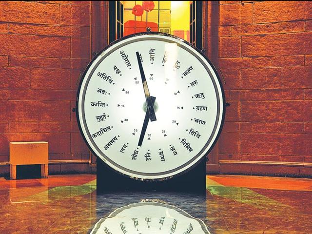 NIGHT & DAY, DAY & NIGHT: 24-hour clock, an installation, 2014 A big clock, with 24 words in the Devanagri script replacing the usual digits, forms the focal point of the exhibition. Words such as pran (life), tithi (date), ritu (season), try to sum up various notions of time. According to the artists, time could appear short for someone hence they relate to it as shran (second), while it could mean an eternity for someone, who would then, view it as yug (century). The clock, like all things symbolic, remains open to interpretation.