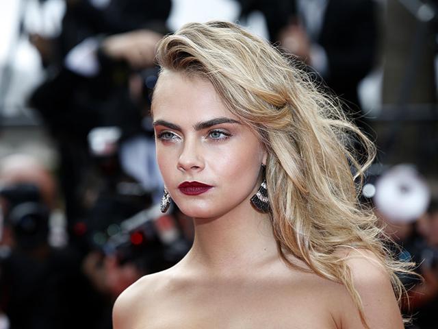 Cara Delevingne: At the screening of "The Search" at the Cannes Film Festival, the British supermodel wore a glamorous down sideswept hairstyle that perfectly framed her face. It's a style she wears rather often, and one that gives her an (almost) angelic appearance. Cara Delevingne: At the screening of "The Search" at the Cannes Film Festival, the British supermodel wore a glamorous down sideswept hairstyle that perfectly framed her face. It's a style she wears rather often, and one that gives her an (almost) angelic appearance.