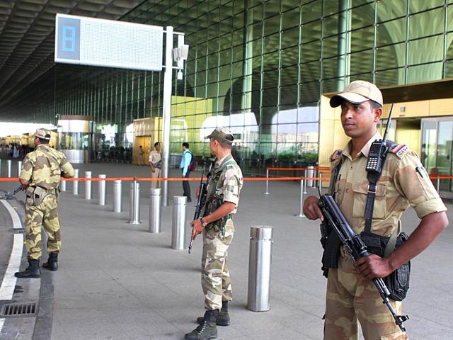 Security-personnel-guard-the-Mumbai-International-Airport-after-a-threat-message-was-found-scribbled-on-a-wall-of-men-s-toilet-at-the-airport-Satish-Bate-HT-photo Security-personnel-guard-the-Mumbai-International-Airport-after-a-threat-message-was-found-scribbled-on-a-wall-of-men-s-toilet-at-the-airport-Satish-Bate-HT-photo
