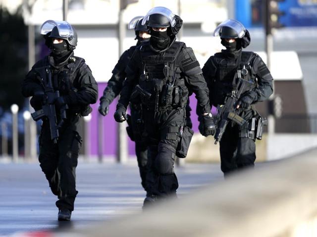 French Police Unit Raid in Paris - MINT IN BOX