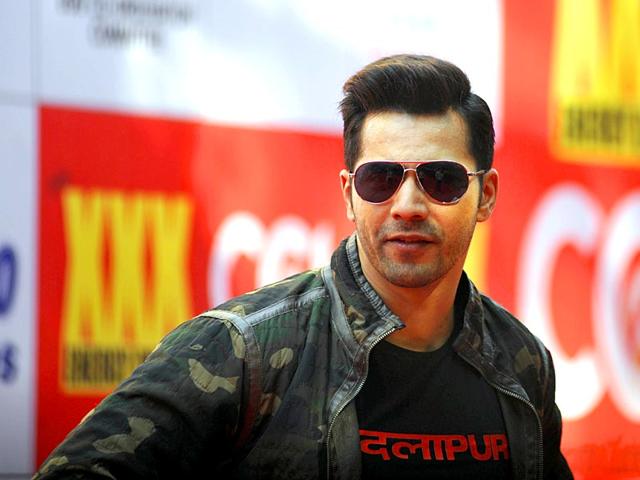 That's getting starry! Varun Dhawan during the Celebrity Cricket League (CCL) season five in Mumbai on January 10, 2015. (AFP Photo)
