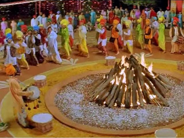 Lo Gayi Lohri Ve These 10 Songs Will Get Your Party Started Hindustan Times