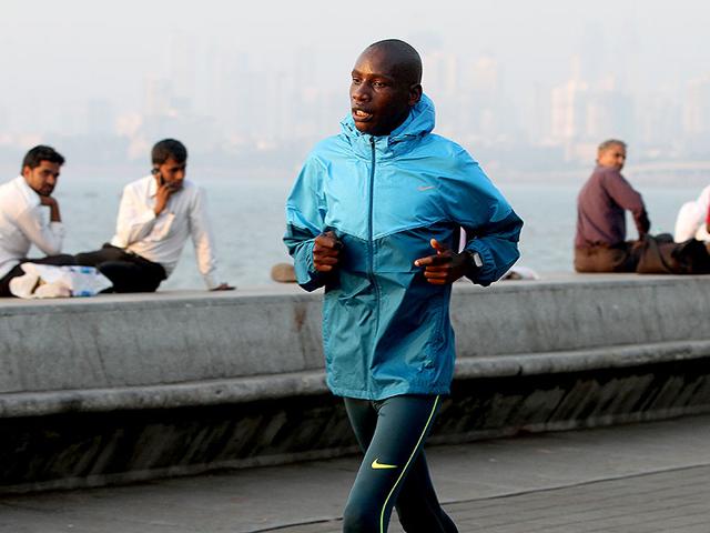 International athletes practise ahead of the Mumbai Marathon on Marine Drive in Mumbai. (Arijit Sen/HT photo)