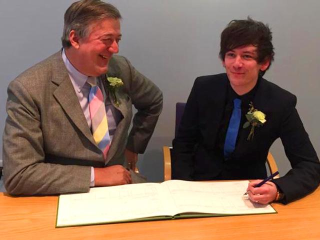 Stephen fry text-to-speech picture