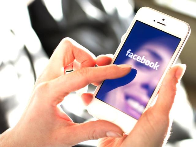 Sharing-news-on-Facebook-can-drive-greater-involvement-with-news-and-information-Photo-Shutterstock