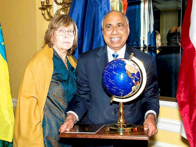 Frank-Islam-with-his-wife-Debbie-Driesman-File-pic Frank-Islam-with-his-wife-Debbie-Driesman-File-pic