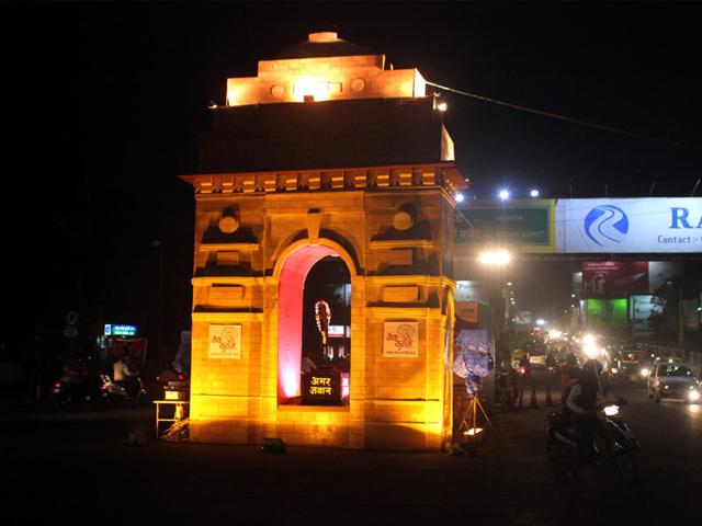 A replica of India Gate erected at Regal Square in Indore for Republic Day celebrations. (Shankar Mourya/HT photo)