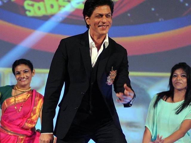 Member-of-Catholic-community-holding-a-banner-against-actor-Shah-Rukh-Khan-along-the-ramp-adjoining-his-bungalow-Mannat-in-Bandra-Satish-Bate-HT-Photo Member-of-Catholic-community-holding-a-banner-against-actor-Shah-Rukh-Khan-along-the-ramp-adjoining-his-bungalow-Mannat-in-Bandra-Satish-Bate-HT-Photo