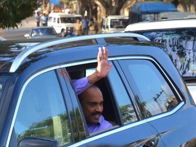 Mining-baron-and-former-Karnataka-minister-Janardhana-Reddy-waved-at-the-jubilant-crowd-before-heading-to-his-house-after-he-was-released-from-Parappana-Agrahara-Central-Prison-in-Bengaluru-on-Friday