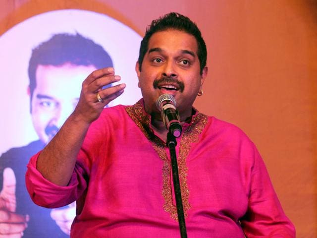 Bollywood-singer-Shankar-Mahadevan-performs-during-the-22nd-Sanand-Utsav-in-Indore-on-Sunday-Shankar-Mourya-HT-photo Bollywood-singer-Shankar-Mahadevan-performs-during-the-22nd-Sanand-Utsav-in-Indore-on-Sunday-Shankar-Mourya-HT-photo