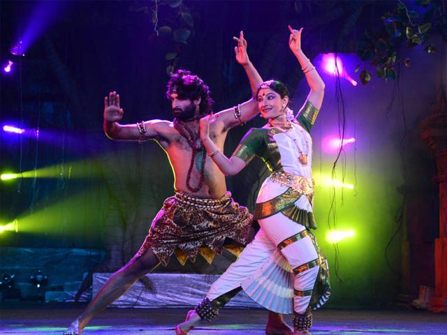 A scene from dance drama "Virag-Utsarg" staged at Ravindra Bhawan on the first day of Lokrang, in Bhopal on Monday. (Mujeeb Faruqui/HT photo)