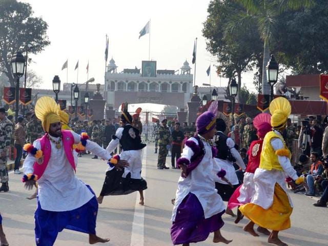 Bhangra performance during 66th republic day celebration at Attari-Wagah joint check post in Amritsar on Sunday. Sameer Sehgal/HT