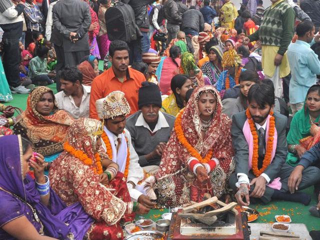 Mass marriage being held by Aggarwal Shabha Panchkula at Aggarwal Bhawan in Panckula. Sant Arora/ HT