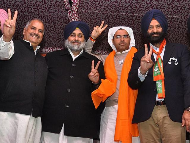 Deputy chief minister Punjab Sukhbir Singh Badal campaigning in favor of Manjinder Singh Sirsa SAD candidate from Rajouri Garden in New Delhi. HT Photo