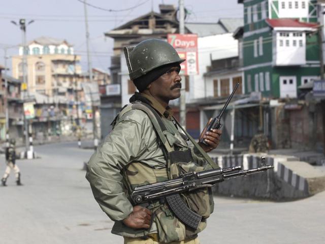 The authorities imposed restrictions in parts of Srinagar on Monday to thwart separatist protests on the death anniversary of parliament attack convict Afzal Guru. Waseem Andrabi/HT