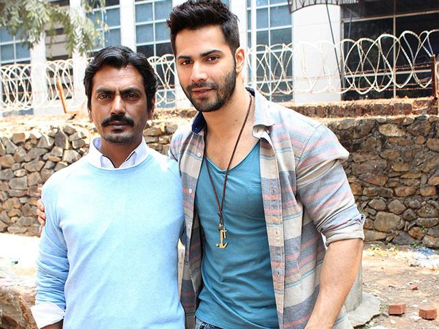 Varun Dhawan and Nawazuddin Siddiqui on the sets of TV show Savdhaan India. (Photo: IANS)