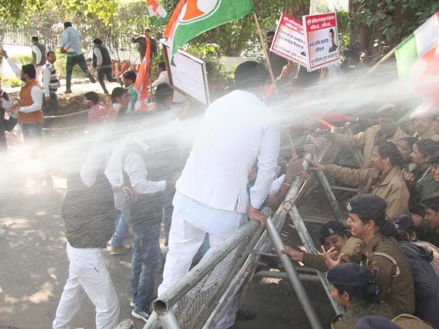 Haryana congress youth workers protest in Chandigarh.Keshav Singh/HT