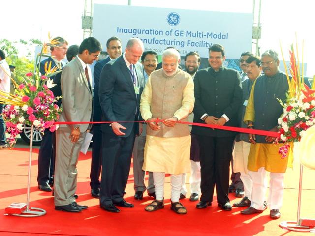 Prime Minister Narendra Modi inaugurates GE’s new ‘Brilliant Factory’ in Pune. (HT photo)