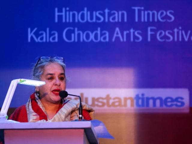 Arshia Sattar delivered the Sharada Dwivedi commemorative lecture at David Sassoon library in Mumbai.(Satish Bate/HT photo)