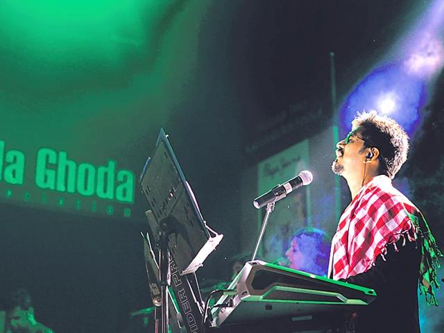 Amit-Trivedi-was-at-his-best-enthralling-an-audience-of-about-6-000-during-the-concert-on-Sunday-Kalpak-Pathak-HT-photo Amit-Trivedi-was-at-his-best-enthralling-an-audience-of-about-6-000-during-the-concert-on-Sunday-Kalpak-Pathak-HT-photo