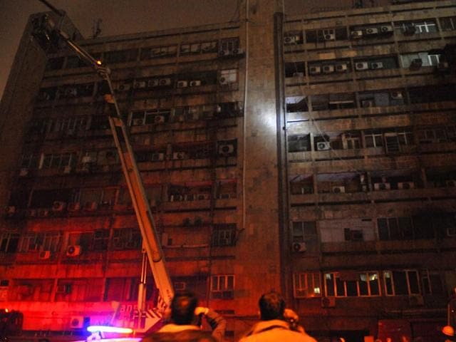 Firefighters-use-a-ladder-to-climb-up-the-building-where-a-fire-broke-out-at-Bhika-Ji-Cama-Place-a-corporate-hub-in-New-Delhi-on-Tuesday-More-than-15-fire-tenders-were-dispatched-to-put-out-the-blaze-Vipin-Kumar-HT-Photo Firefighters-use-a-ladder-to-climb-up-the-building-where-a-fire-broke-out-at-Bhika-Ji-Cama-Place-a-corporate-hub-in-New-Delhi-on-Tuesday-More-than-15-fire-tenders-were-dispatched-to-put-out-the-blaze-Vipin-Kumar-HT-Photo