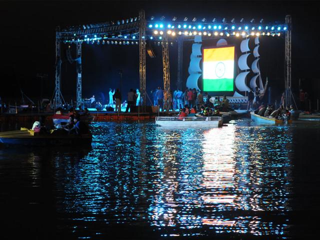 Preparations are in full swing for Jheel Mahotsav at Upper Lake in Bhopal which begins on Friday. (Mujeeb Faruqui/HT photo)