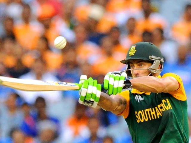 Faf du Plessis plays a shot during the Pool B 2015 Cricket World Cup match between South Africa and India at the MCG. (AFP Photo)