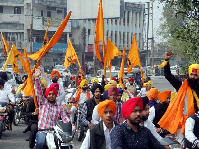 People participating in a march to mark 'Turban Day' on Ferozepur road in Ludhiana. JS Grewal/HT