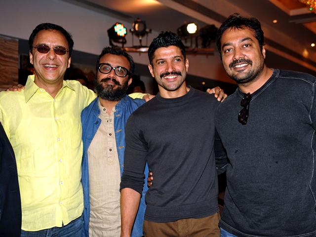 Bollywood film producer Vidu Vinod Chopra, film director and screenwriter Dibakar Banerjee, actor Farhan Akhtar and producer Anurag Kashyap pose during the launch a set of three Hindi screenplays in Mumbai on February 23, 2015. (AFP Photo)