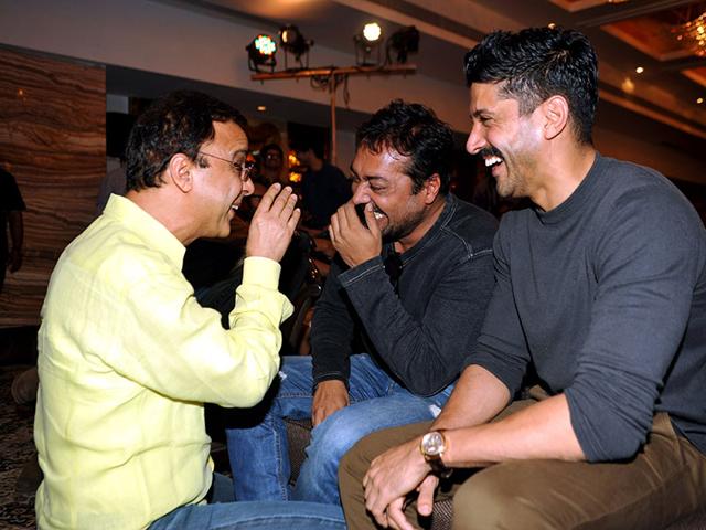 Bollywood filmmakers Vidhu Vinod Chopra, Anurag Kashyap and Farhan Akhtar had a fun-time at the launch a set of three Hindi screenplays in Mumbai on February 23, 2015. There was certainly something hilarious that the others were not aware of! Care to tell us guys? (AFP Photo)