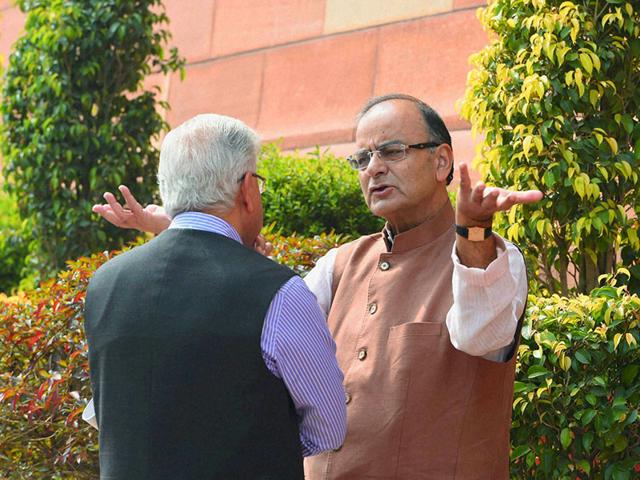 Security-personnel-stand-guard-near-sacks-containing-the-papers-of-the-Union-budget-2014-15-at-Parliament-in-New-Delhi-Reuters-photo