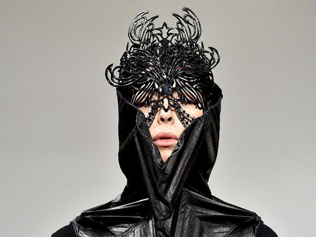 Marko Mitanovski’s dramatic approach to accessories was perfectly illustrated by this fairytale-like mask. 