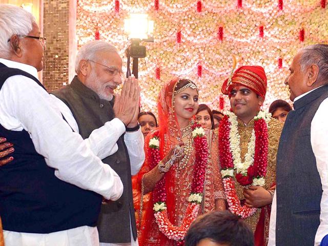 PM-Narendra-Modi-attends-wedding-ceremony-of-Lalu-Prasad-Yadav-s-daughter-Rajlaxmi-and-Mulayam-Singh-Yadav-s-grandson-Tej-Pratap-at-Ashoka-Hotel-in-New-Delhi-HT-Photo PM-Narendra-Modi-attends-wedding-ceremony-of-Lalu-Prasad-Yadav-s-daughter-Rajlaxmi-and-Mulayam-Singh-Yadav-s-grandson-Tej-Pratap-at-Ashoka-Hotel-in-New-Delhi-HT-Photo