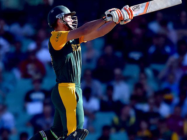 After Amla and du Plessis departed, Rilee Rossouw and AB de Villiers joined hands to wreak havoc upon West Indian bowlers. They started well and shifted gears during the batting powerplay, slamming 72 runs in the 5 overs.