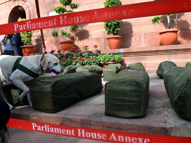 People-watch-Arun-Jaitley-presenting-the-budget-in-Chandigarh-Reuters People-watch-Arun-Jaitley-presenting-the-budget-in-Chandigarh-Reuters