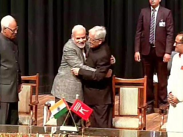 Prime-Minister-Narendra-Modi-greets-Mufti-Mohammad-Sayeed-after-his-swearing-in-as-the-chief-minister-of-Jammu-and-Kashmir-on-Sunday-ANI-Photo