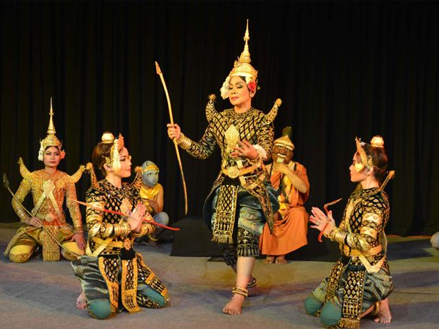 Artistes of Remake Performing Art Troupe from Cambodia perform during International Ramayana Mela at Bharat Bhawan in Bhopal. (Mujeeb Faruqui/HT photo)