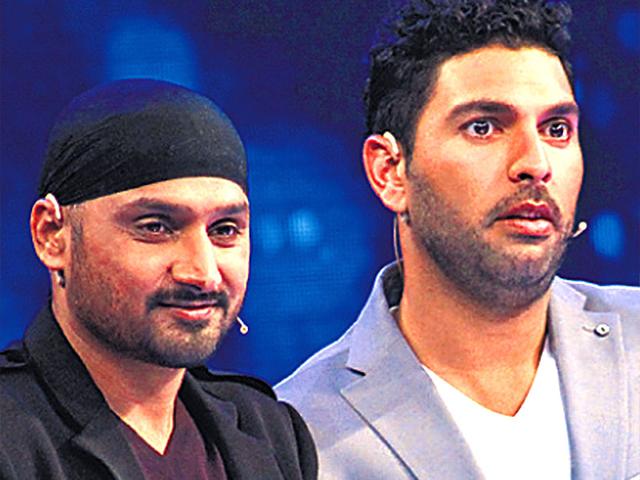 Shanpatti time? Harbhajan Singh and Yuvraj Singh on the sets of Shah Rukh Khan's new TV show. (HT photo)