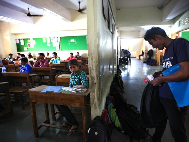 SSC board examinations commenced this week. Students are seen gearing up for their first paper at Mumbai school. (Anshuman Poyrekar/HT photo)