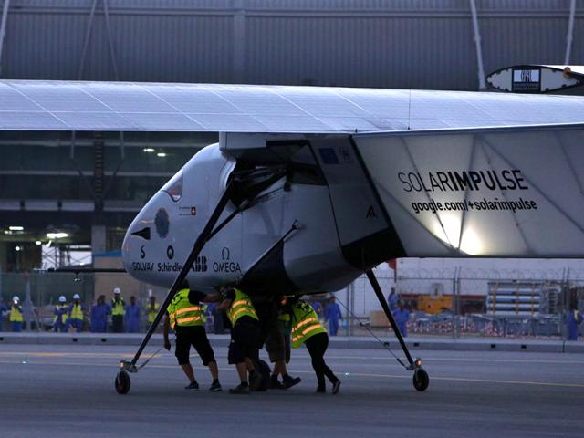 Solar Impulse 2 gets prepared at Muscat airport in Oman. (AFP Photo)