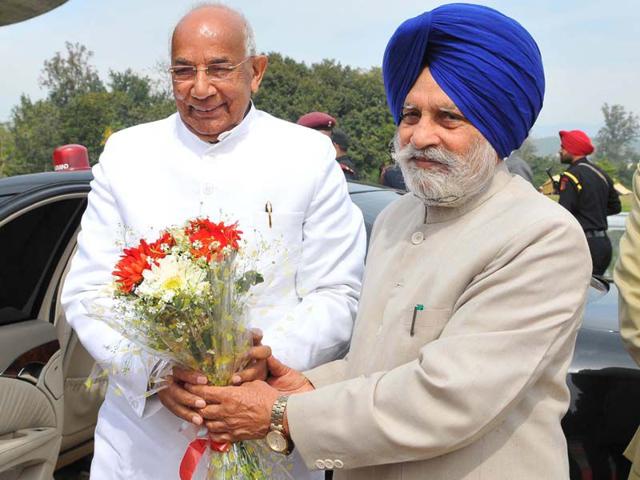 Punjab and Haryana Governor Kaptan Singh Solanki being greeted by Punjab assembly Speaker Charanjit Singh Atwal on the first day of budget session in Chandigarh. Keshav Singh/HT