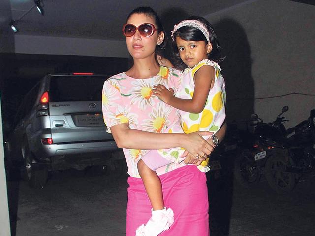 Manoj Bajpayee’s wife Shabana Raza with daughter Ava Nayla at movie screening. (Photo: Viral Bhayani)